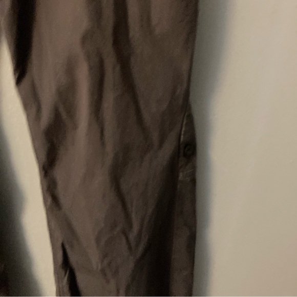 MEC charcoal pants hiking outdoors button up size 12 short - Picture 3 of 8